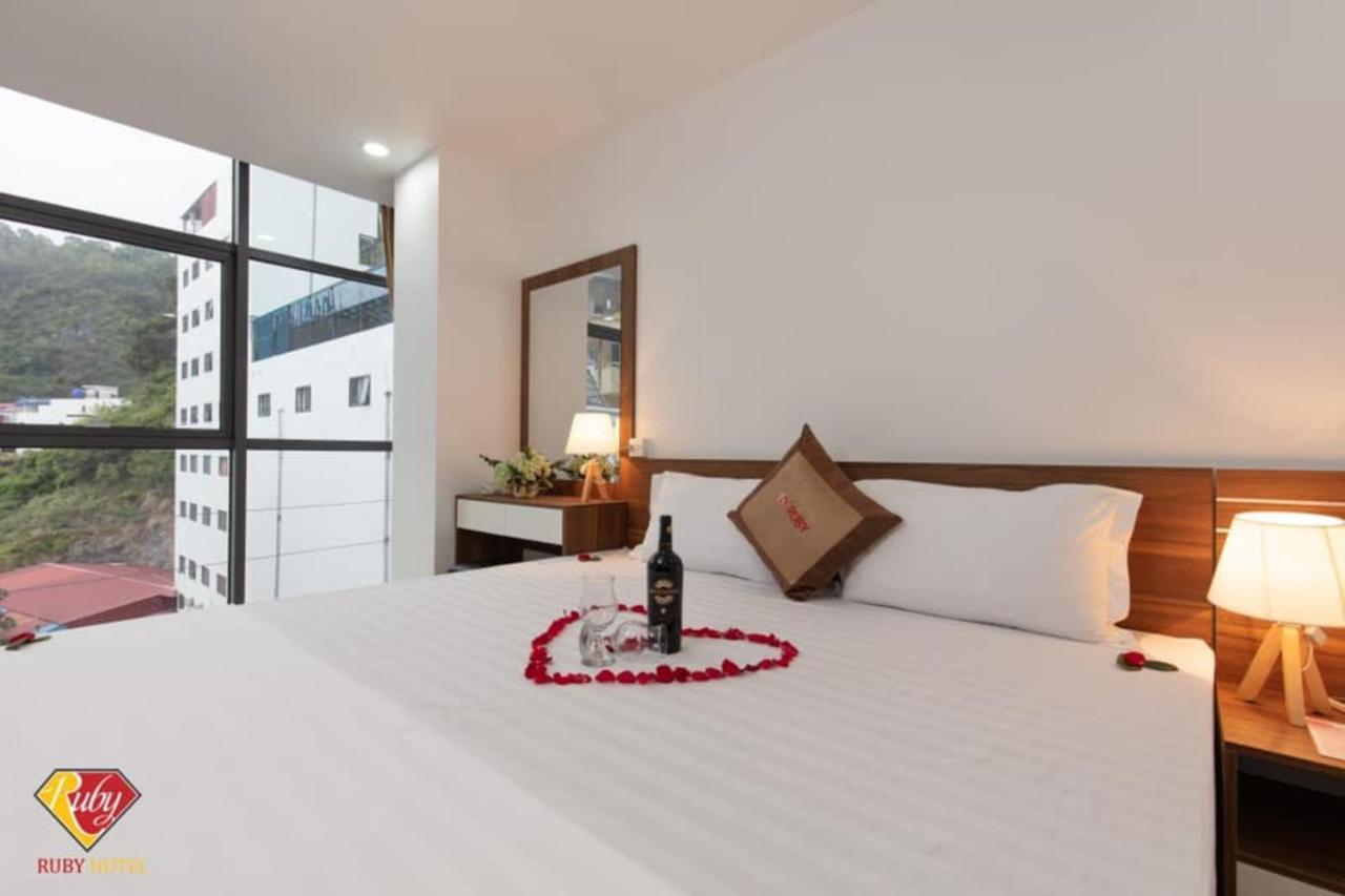 Ruby Hotel Cat Ba Dong Khe Sau 外观 照片